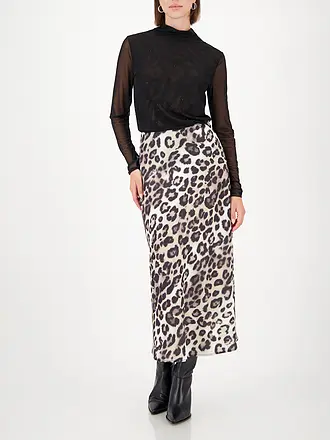 MONARI | Nombre del producto: Camiseta de manga larga
Marca: MONARI
Color: negro
Categorías: Moda, Mujer

Largo de manga: Manga larga
Material: Jersey, Poliéster / Poliamida, Elástico
Forma del cuello: Cuello alto
Diseño: Liso
Corte (Prenda superior): Regular
 | 